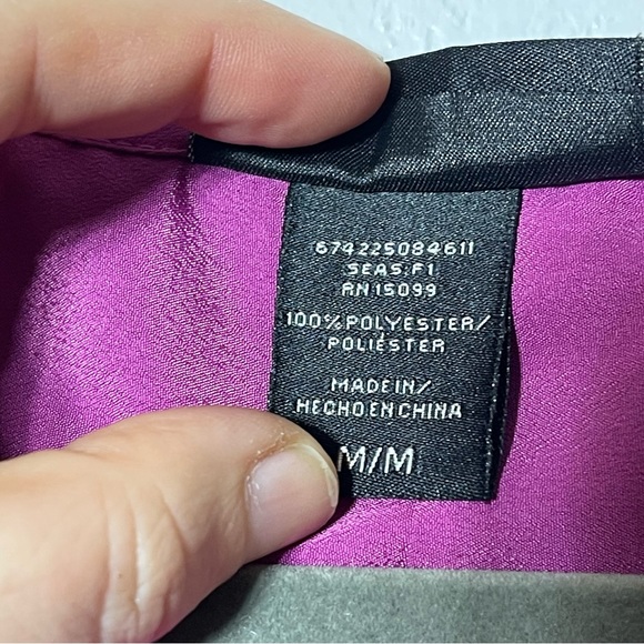 Apostrophe, Sleeveless Silky Blouse. Size Medium. In excellent condition! - Picture 3 of 5